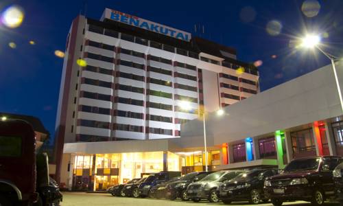 The New Benakutai Hotel & Apartment