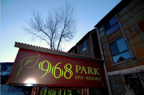 968 Park Hotel