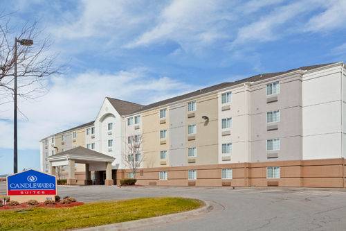 Candlewood Suites Topeka