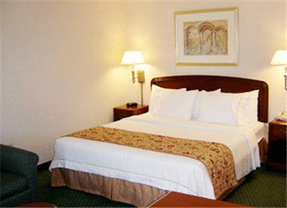 Courtyard by Marriott Topeka