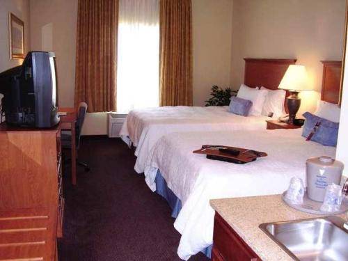 Hampton Inn & Suites Ontario