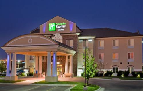 Holiday Inn Express Hotel & Suites Wichita Airport