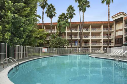 Ramada Burbank